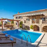 Villa Vita ヴィラ *